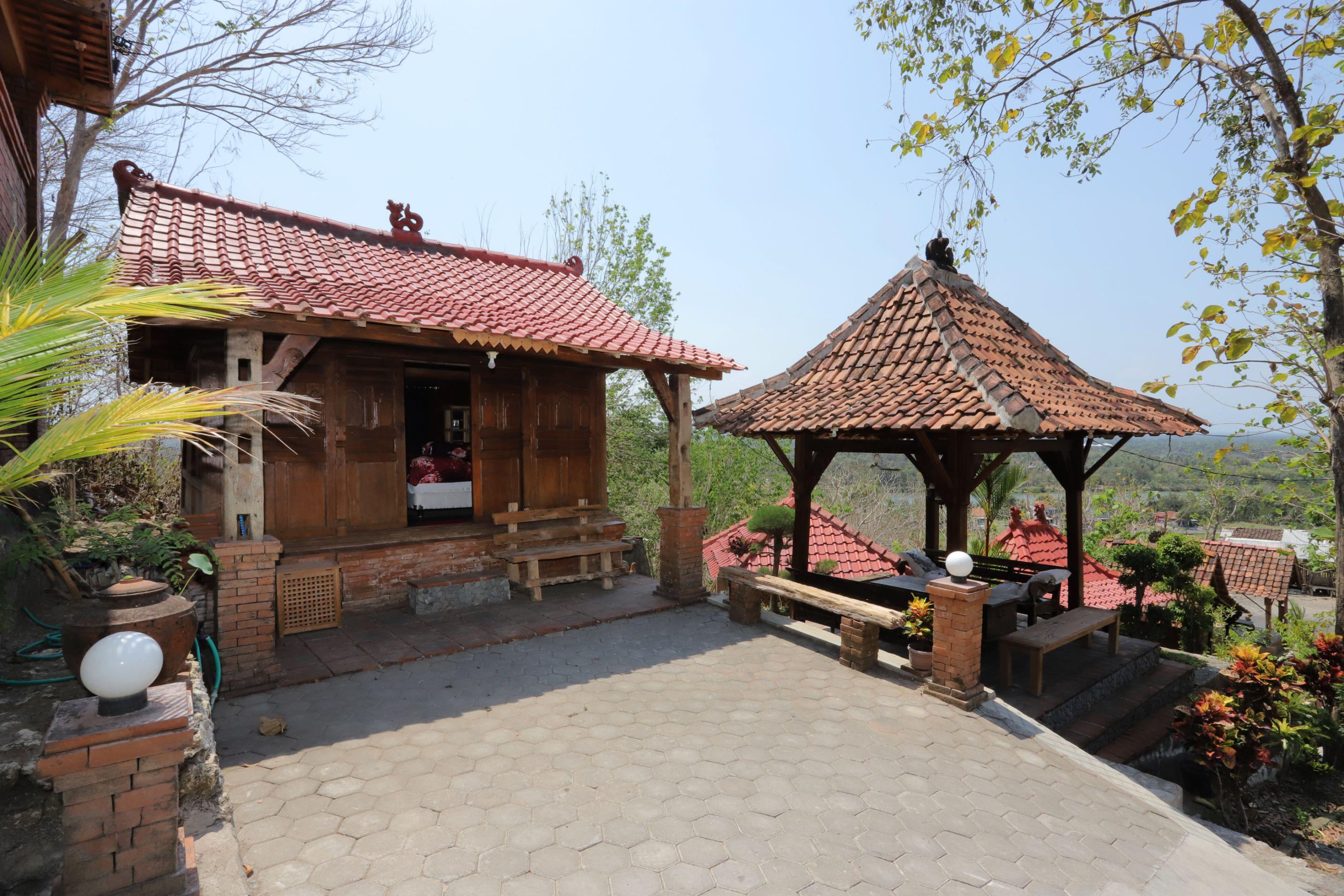 Newalaskuliner & Homestaywatulumbung Kretek 外观 照片
