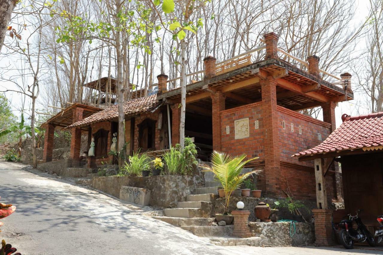 Newalaskuliner & Homestaywatulumbung Kretek 外观 照片